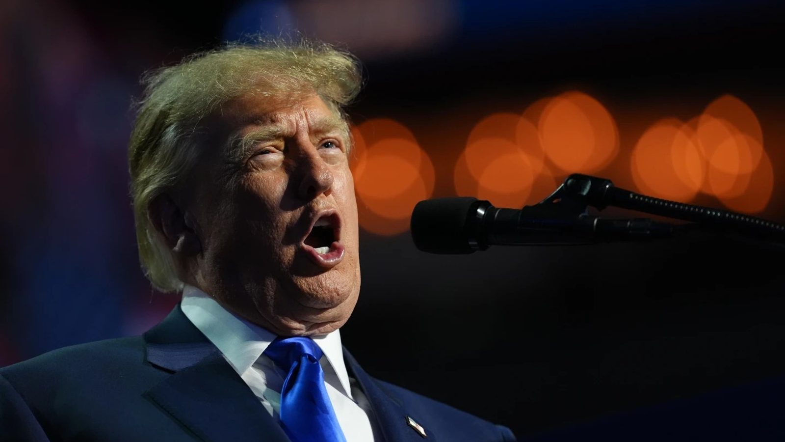 Трамп повикува да се користи „суперинтелигенција“ наместо „вештачка интелигенција“