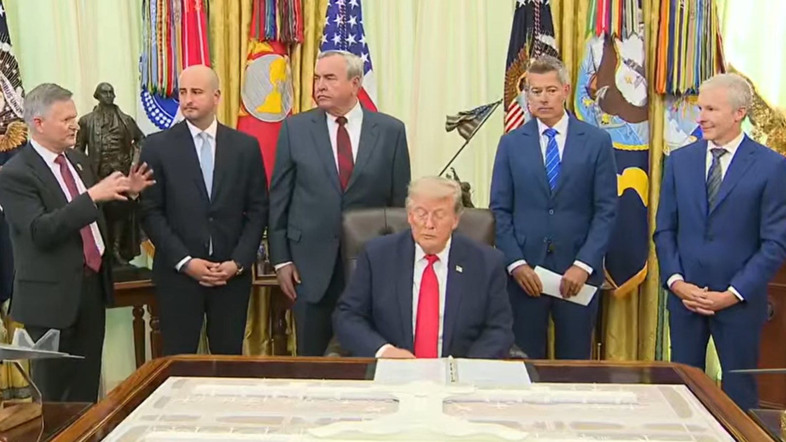 Трамп со отворена закана кон Иран: „Ќе ги претепаме… Ќе добијат добар ќотек“