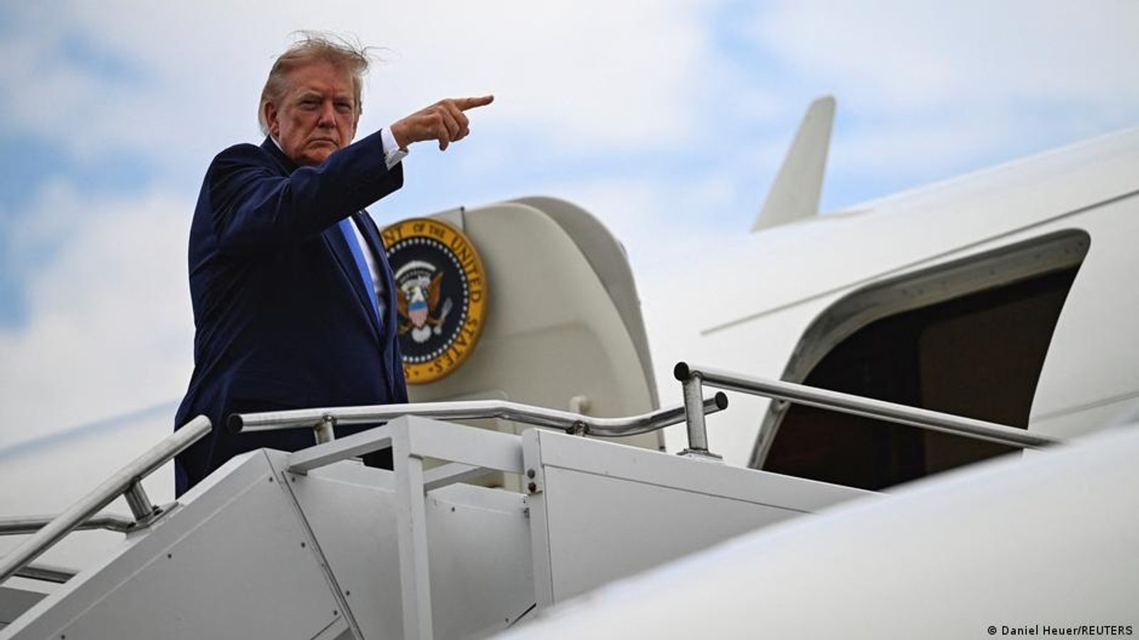 Трамп тајно префрлен во трет воен авион по самитот на НАТО во Анкара