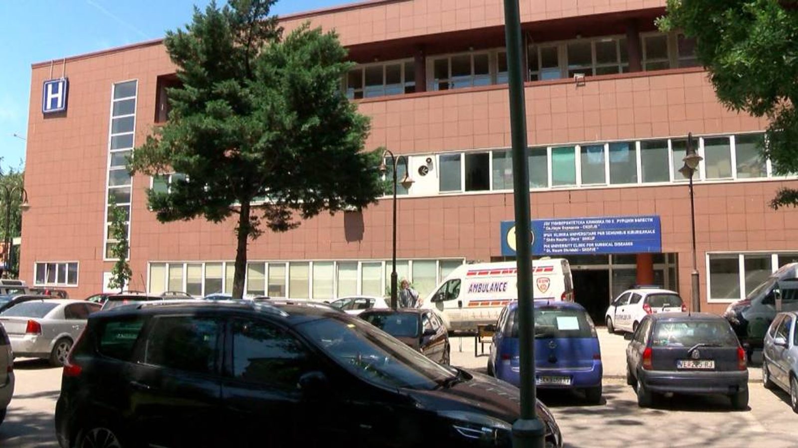 Тринаесетгодишник пренесен во болница во Скопје по напад од родител на соученик