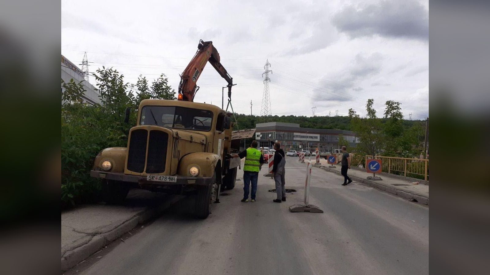 Уште поголем хаос кон Драчево – започна обновата на мостот на Маркова Река