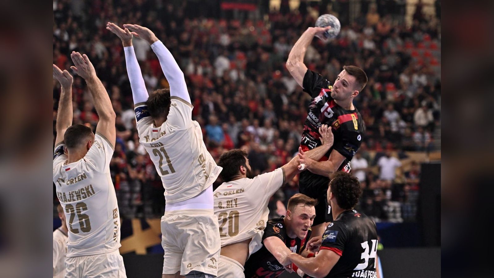 Vardar fall short in Płock as Wisła win 33-32