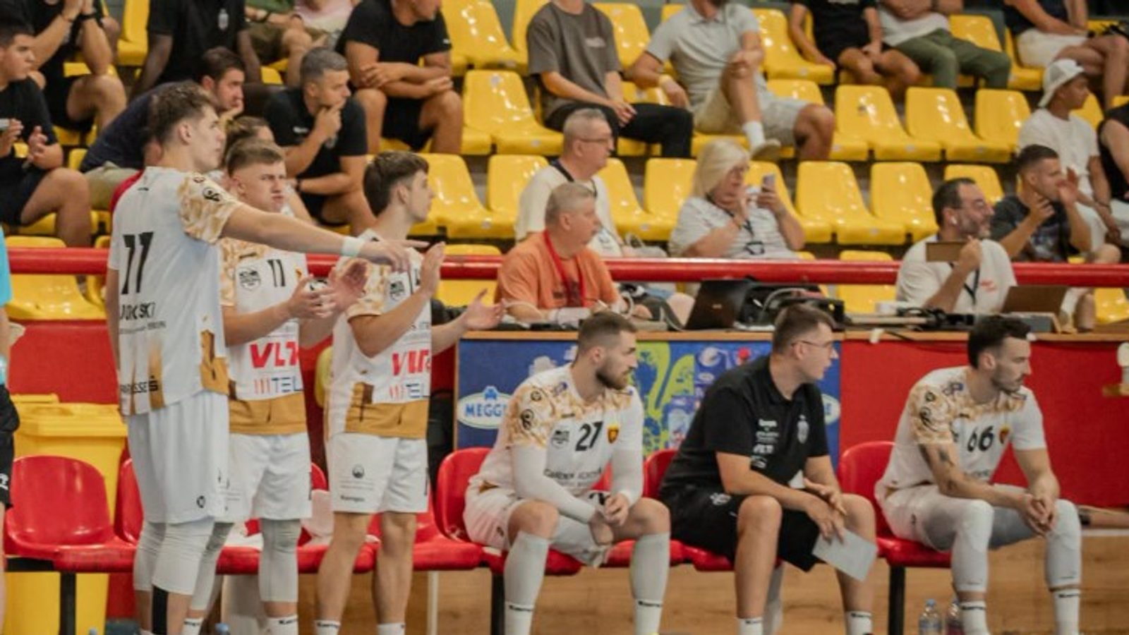Вардар со 33:27 го победи Нексе, ќе игра со Тримо за финале во Охрид