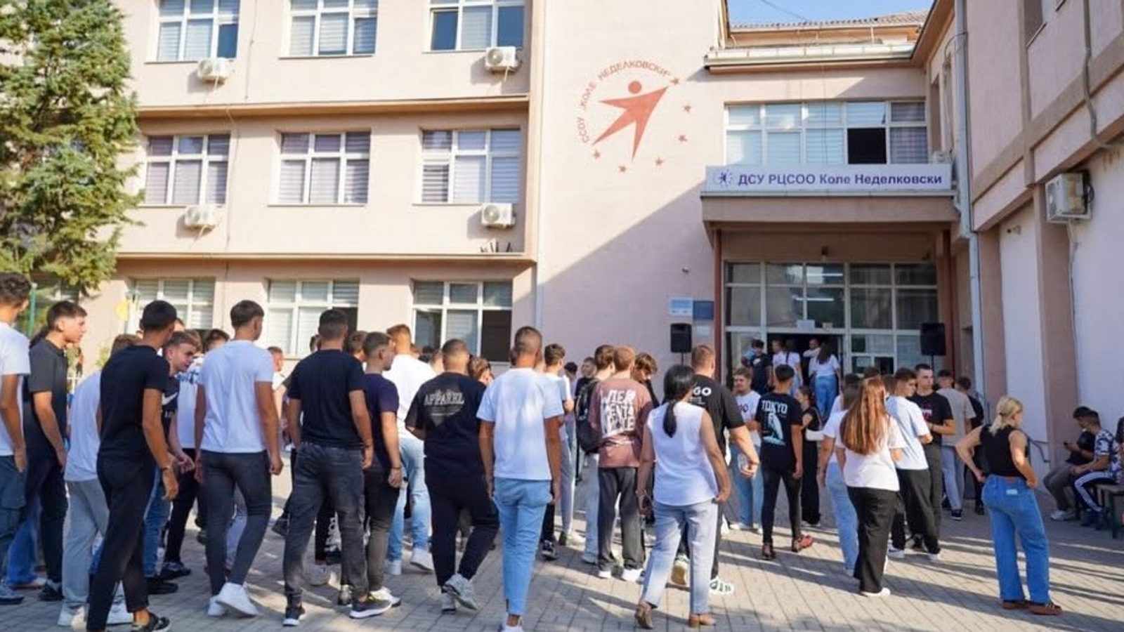 Во Велешко 91 паралелка е под минималниот број; во Бузалково трето одделение само три деца