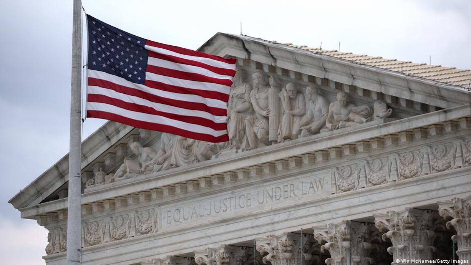 Врховниот суд привремено ја укина блокадата на мерките на Трамп за гласање по пошта