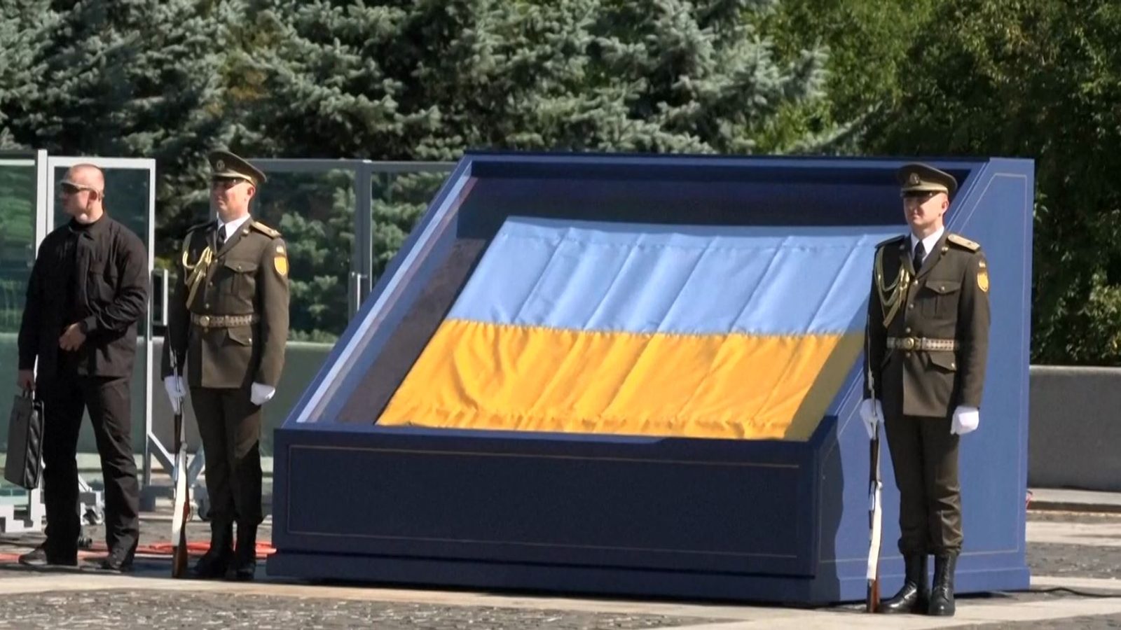 Зеленски побара аванс од ЕУ за да ги покрие трошоците за одбраната пред зимата