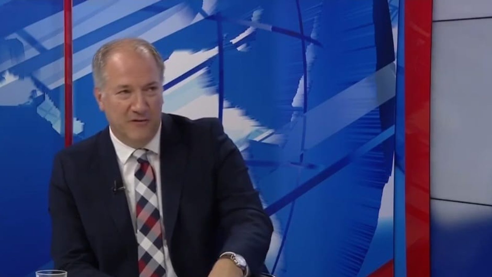 Жерновски: Владата како победа го претставува она што до вчера го нарекуваше велепредавство